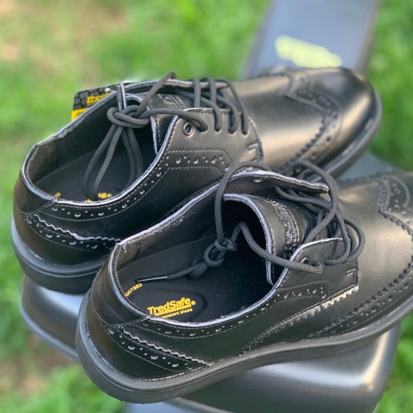 Tredsafe Men's Roman Slip Resistant Wing Tip Shoes - Picture 3 of 12